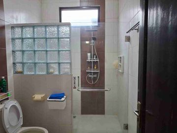 RUMAH BESAR TANAH LUAS DEKAT PINTU TOL JOGJA