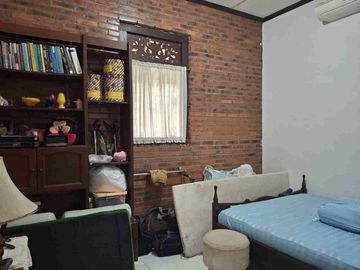 RUMAH BESAR TANAH LUAS DEKAT PINTU TOL JOGJA