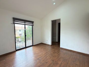 CASA EN VENTA EN HACIENDA VALBUENA LEON, GTO. ZONA NORTE. CASA CON TERRAZA TECHADA