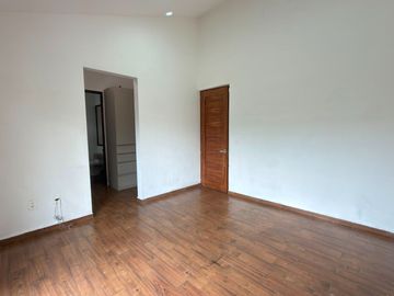 CASA EN VENTA EN HACIENDA VALBUENA LEON, GTO. ZONA NORTE. CASA CON TERRAZA TECHADA