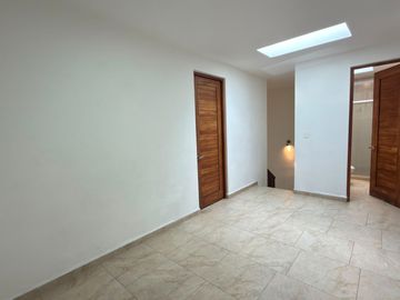 CASA EN VENTA EN HACIENDA VALBUENA LEON, GTO. ZONA NORTE. CASA CON TERRAZA TECHADA