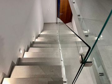 SOLARES, HERMOSA Y NUEVA CON AMPLIA RECAMARA Y BAÑO COMPLETOS EN PLANTA BAJA!!
