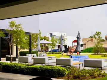 SOLARES, HERMOSA Y NUEVA CON AMPLIA RECAMARA Y BAÑO COMPLETOS EN PLANTA BAJA!!