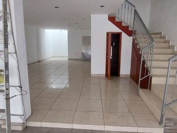 Edificio en Renta en Barrio La Estación