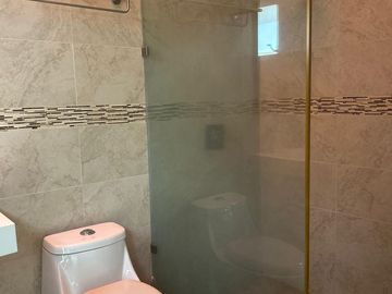RENTA CASA DE 1 PISO AMUEBLADA EN SOBERNA SUR-ESTE DE LEON GUANAJUATO