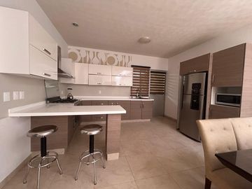 RENTA CASA DE 1 PISO AMUEBLADA EN SOBERNA SUR-ESTE DE LEON GUANAJUATO