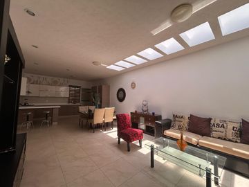 RENTA CASA DE 1 PISO AMUEBLADA EN SOBERNA SUR-ESTE DE LEON GUANAJUATO