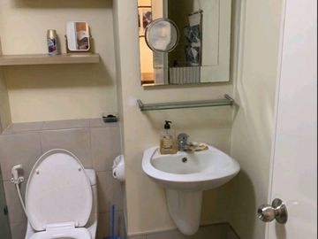 FOR LEASE: Fully Furnished 1-Bedroom Condo at Avida Towers 34th Street,BGC, Taguig
