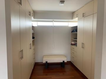 VENTA DUPLEX EN MONTERRICO SURCO, LIMA