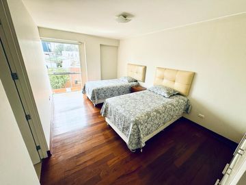 VENTA DUPLEX EN MONTERRICO SURCO, LIMA