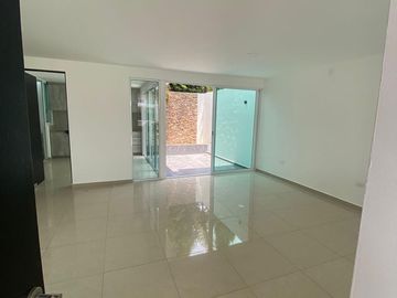 Excelente Casa en Venta con Roof Garden en Barrio El Calvario, Cuautlancingo