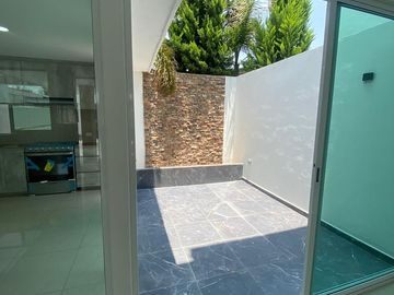 Excelente Casa en Venta con Roof Garden en Barrio El Calvario, Cuautlancingo