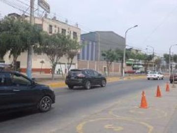 VENDO LOCAL INDUSTRIAL LISTO PARA OPERAR UBICADO EN EL CALLAO