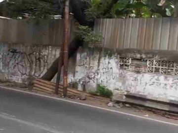 TANAH DIBAWAH NJOP SI PINGGIR JALAN RAYA KALIDERES JAKARTA BARAT