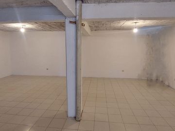 Se Renta Casa Grande en Santa Elena para Escuela u Oficinas