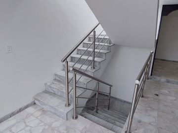Se Renta Casa Grande en Santa Elena para Escuela u Oficinas