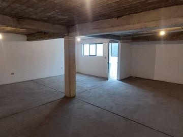 Se Renta Casa Grande en Santa Elena para Escuela u Oficinas