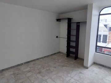 Se Renta Casa Grande en Santa Elena para Escuela u Oficinas