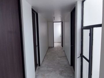 Se Renta Casa Grande en Santa Elena para Escuela u Oficinas
