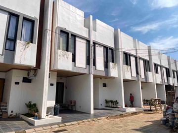 Rumah 2 Lt Minimalis di Kukusan Dekat Toll, UI, Stasiun Depok Baru, RS. Graha Permata Ibu, Pasar Kemiri
