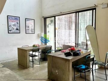 Dijual rumah dan usaha cafe di modernland tangerang