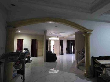 DIJUAL CEPAT RUMAH BOULEVARD DI HARAPAN INDAH BEKASI KOTA