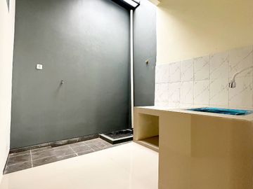 Rumah Ciracas House, Murah Mewah 2/1 LANTAI Baru, Jaktim Kota Jakarta Timur Dijual (APS)