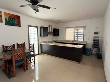 VENTA CASA SOBRE AV 135 CANCUN