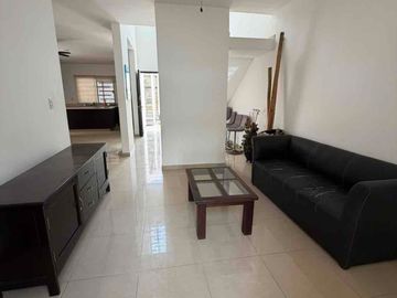 VENTA CASA SOBRE AV 135 CANCUN