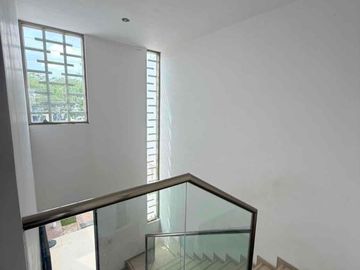 VENTA CASA SOBRE AV 135 CANCUN