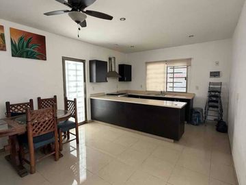 VENTA CASA SOBRE AV 135 CANCUN