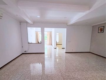 Disewakan Rumah di Area Senopati/Kebayoran Baru Jakarta Selatan | Std122