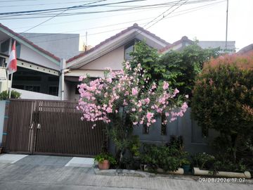 DIJUAL MURAH! Rumah Cantik + Hadap Timur di Permata Harapan Baru Kota Bekasi