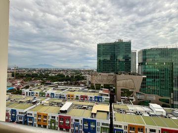 Apartemen The Kensington Royal Suites Kelapa Gading, Jakarta Utara