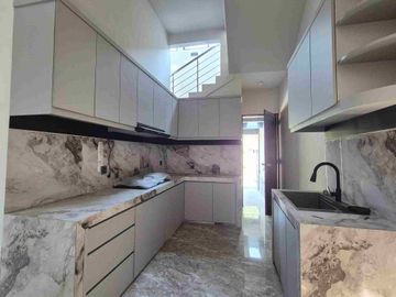 Rumah Baru 2 Lantai di Boulevard Araya Greenwood Golf