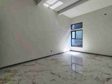 Rumah Baru 2 Lantai di Boulevard Araya Greenwood Golf