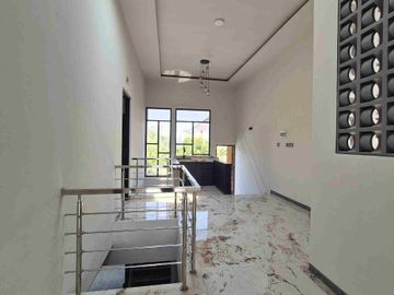 Rumah Baru 2 Lantai di Boulevard Araya Greenwood Golf