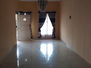 Rumah di Komplek Griya Bintara Indah, Bekasi. Lokasi sangat dekat dengan Stasiun Kereta Api Cakung