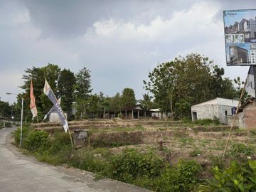 Cuma 1 Menit ke Lapangan Donotirto! Rumah Kekinian Bantul 550 Jt SHM PBG
