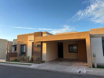 Casa en Renta en Rivello Residencial