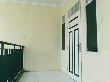 Rumah Siap Huni Modern Renovated di Metland Menteng Cakung