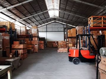 Disewakan unit Gudang P.98m x L.24m Akses container 40 feet. Lokasi Cakung Jakarta Timur.