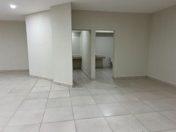 INMUEBLE COMERCIAL EN RENTA EN AV. ALUD, LEÓN,GTO