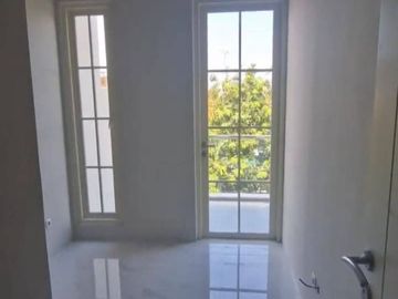 TENGGILIS MEJOYO SELATAN BARU GRESS MINIMALIS