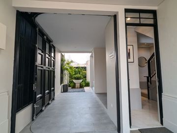 Dijual Rumah Melrose Rose 6x14 Jakarta Barat