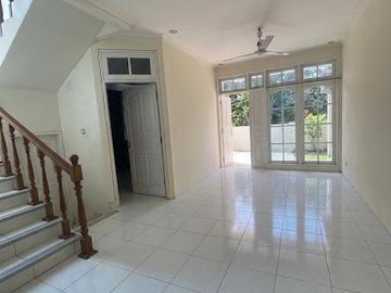 Dijual Rumah Hoek 2 Lantai di Taman Modern Cakung, Jakarta Timur.