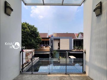 RUMAH DALAM TOWNHOUSE SISA 7 RUMAH DI BENDA KEMANG JAKARTA SELATAN DIJUAL