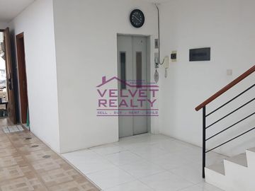Disewakan Townhouse Springhill Golf Residence Luas 300m2 4 Lantai #VR1185