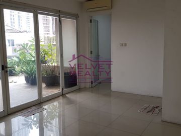 Disewakan Townhouse Springhill Golf Residence Luas 300m2 4 Lantai #VR1185