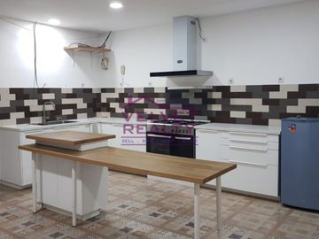 Disewakan Townhouse Springhill Golf Residence Luas 300m2 4 Lantai #VR1185